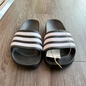 Adidas kids slides size 2
